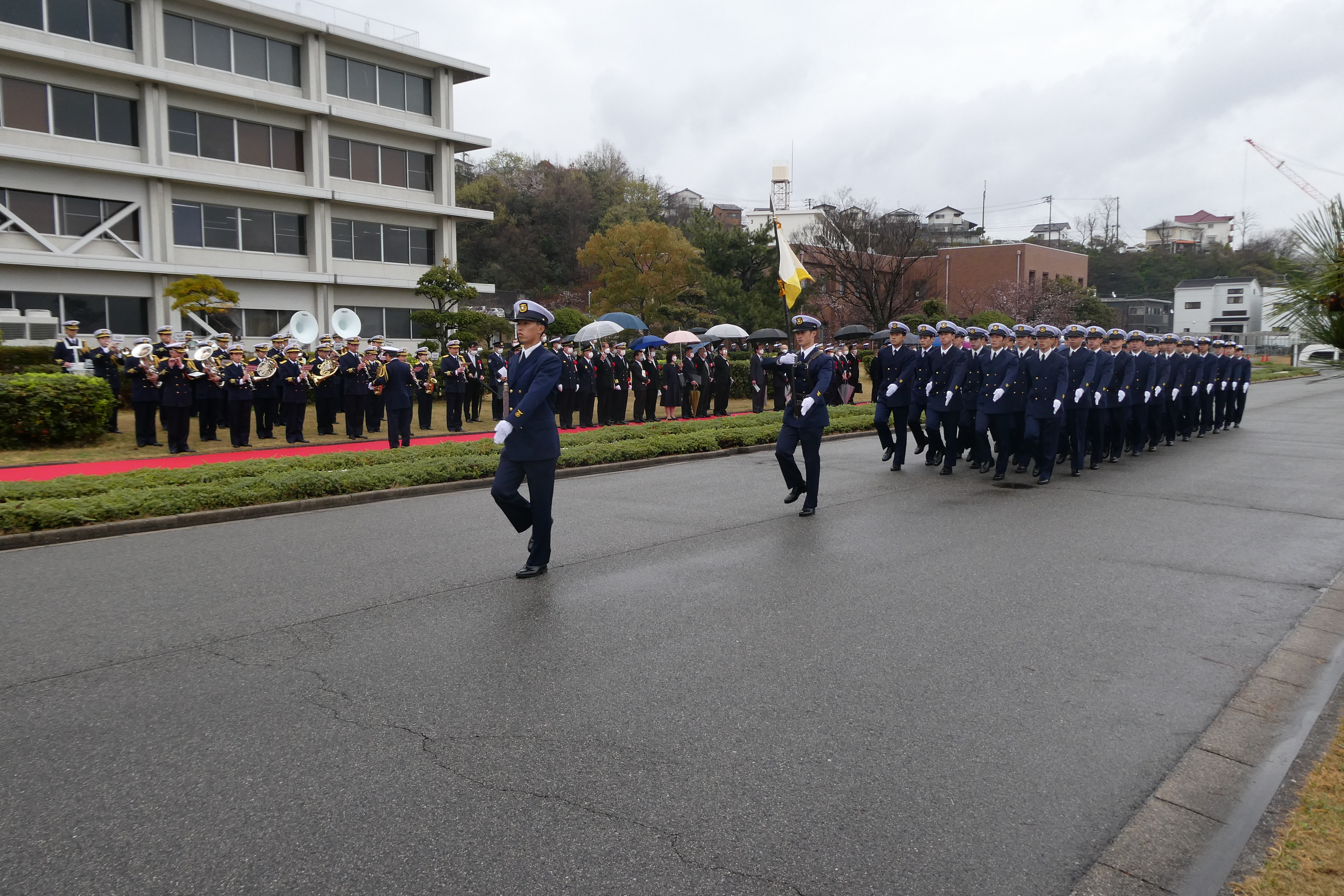 海上保安大学校での行進展示にて演奏している様子2