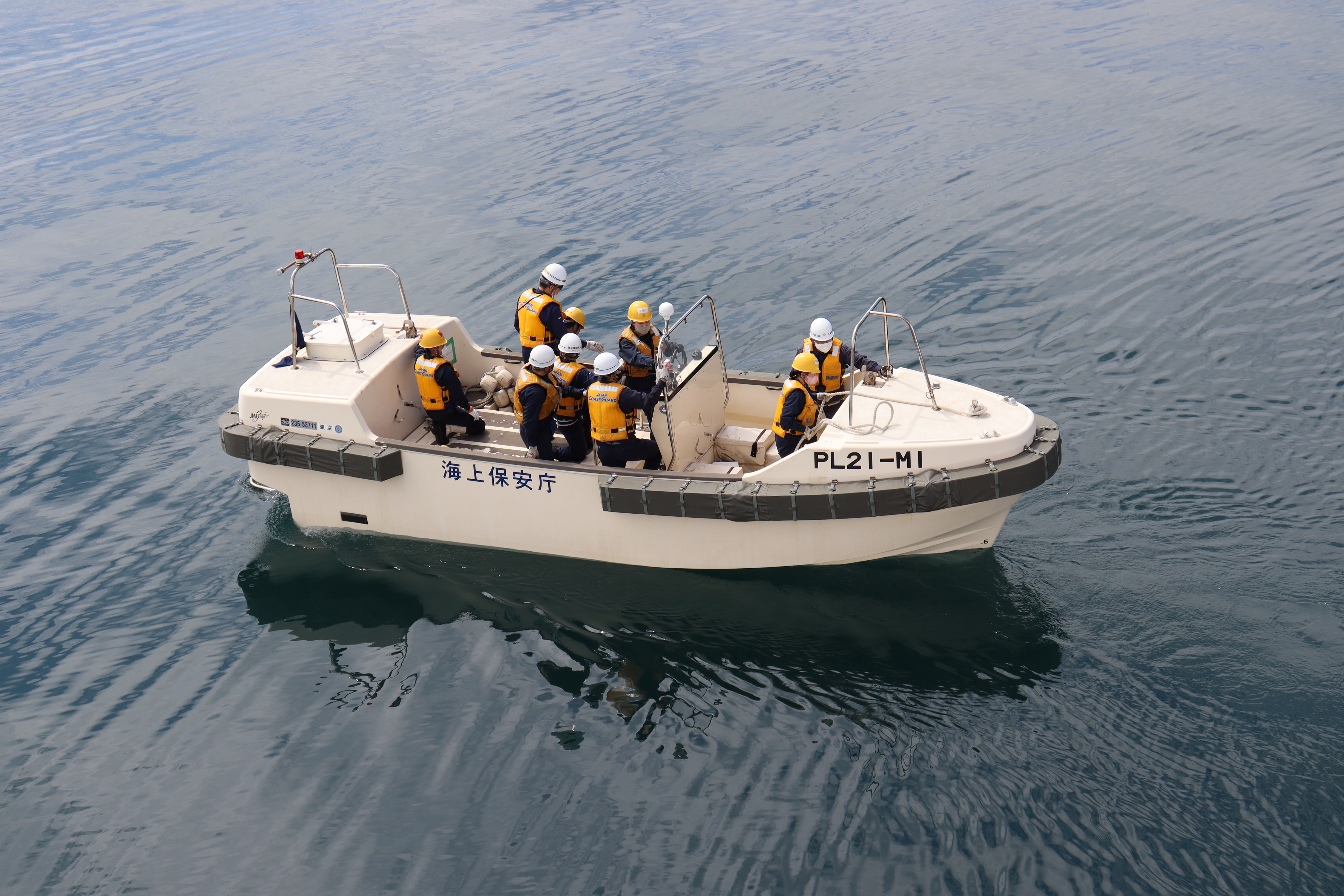 Trainees in training for maneuvering onboard boats