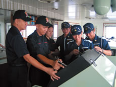 フィリピンコーストガードとの交流