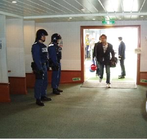 ���q�D�ւ̌x��