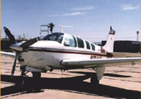 墜落した小型航空機(同型機)