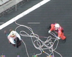 �Ǘ��҂��w���R�v�^�[�ɒ݂�グ�Ă����