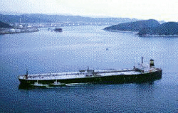 襲撃された「高山」(日本郵船提供)