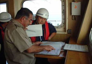 �{���E��������