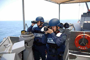 ��q�͂ɓ��悵�Ă���u�\�}���A���ӊC��h���{�����v