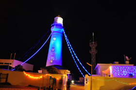 �N���X�}�X�C�x���g�̂��߂Ƀ��C�g�A�b�v���ꂽ���i�铔��