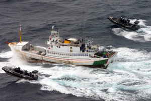 �S���{�[�g�ɂ��O�����D�ւ̑Ή�