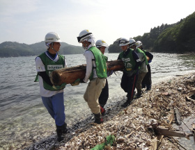 �C��ۈ����̗��A��Вn�Ń{�����e�B�A����!!1