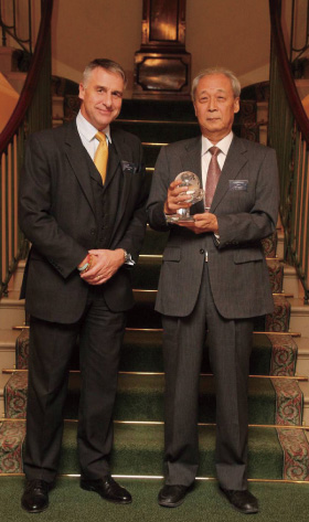 ��܂������c���C�m��񕔒��i�E�j�ƃ����N���[�t�p�����H�����i���j