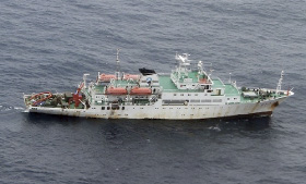 �����g2��