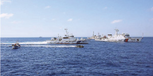 ���{���D�i���[�j�ƒ������D�i�E�[�j�Ƃ̊ԂɊ��荞�ޏ����D�Ɠ��ڒ�