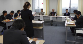 �C��ۈ���w�Z�w���ɂ�鍑�ۖ͋[�ٔ��ւ̎Q��