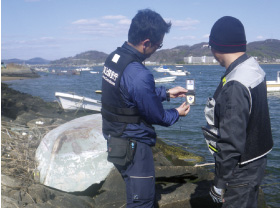 �ؕ[��񎦂��Ă���l�q