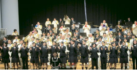 �{�錧����鍂���w�Z�Ƃ̍������t��i�{��ɂāj