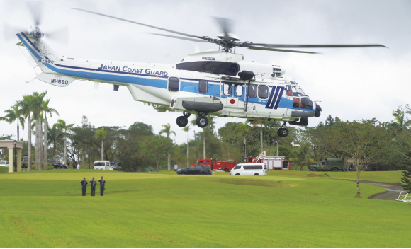 �J�������𗣗����鏄���D�u�������܁v���ڃw���R�v�^�[