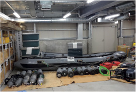 密漁に使用されたゴムボートとボンベ等(小樽)