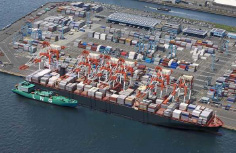 �uship to ship�����vLNG�o���J�����O�C���[�W�}