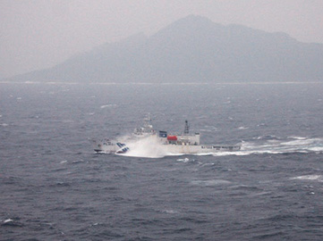 �r�V�̒��A���ޓ����ӊC��ŊĎ��x���ɏ]�����鏄���D