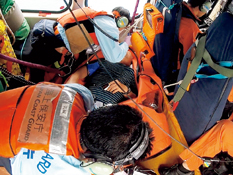 �~�}�~���m