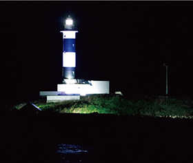 ���C�g�A�b�v���ꂽ��ԍ铔��