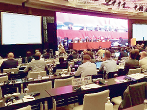 �O����̗l�q