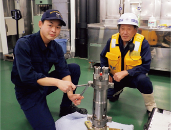 ���ʑD�ϑ��m�̎ʐ^1