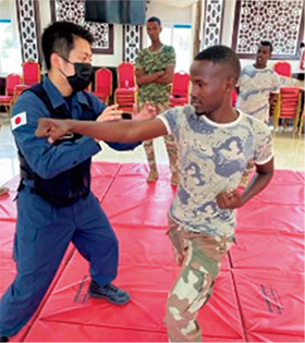 �W�u�`���݌x�����E���ɑ΂��鐧���P��