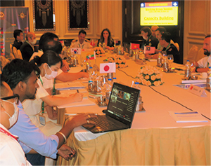 HACGAM�l�ވ琬<br>���[�L���O�O���[�v<br>�i���͍�����R�Ԗڂł��B�j