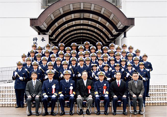 �C��ۈ���w�Z���Ɛ��Ɛē����y��ʑ�b�ɂ��L�O�B�e