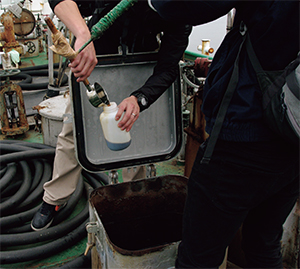 �����D�ɐύڂ���Ă����d���̏؋��̎�