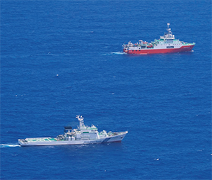 �O���C�m�����D�ɒ��~�v�����s�������D