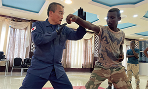 �W�u�`���݌x�����E���ɑ΂��鐧���P��