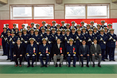 �C��ۈ���w�Z���Ɛ��Ɛē����y��ʑ�b�ɂ��L�O�B�e