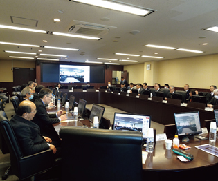 �C��ۈ������f�B�J���R���g���[�����c���